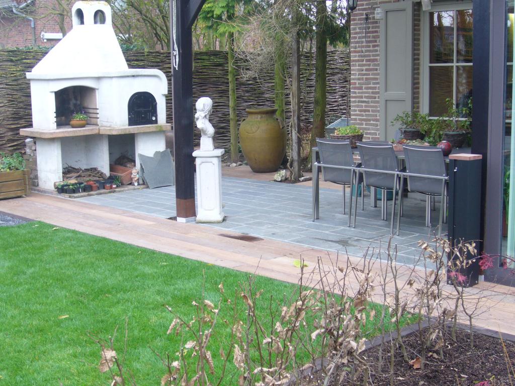 <a href="/node/359">Uitbreiding bestaand terras met hardhout</a>